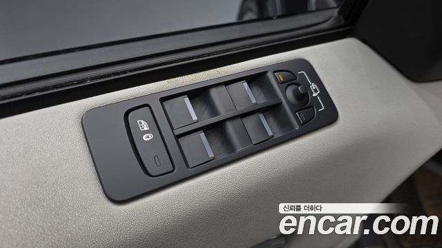 Land Rover Discovery Sport 2016 — photo 14