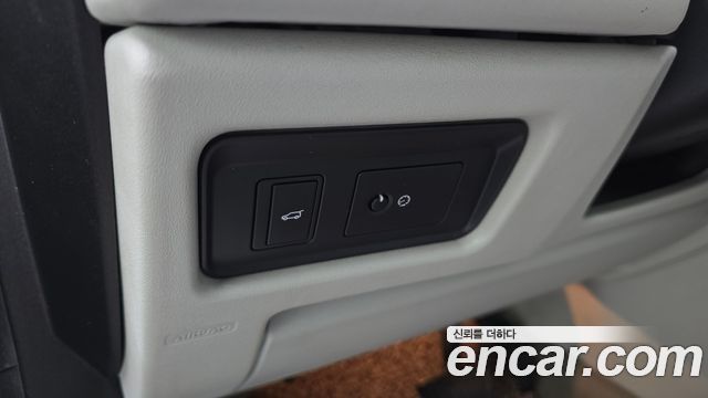 Land Rover Discovery Sport 2016 — photo 15