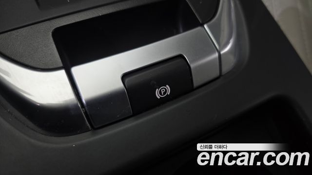 Land Rover Discovery Sport 2016 — photo 17