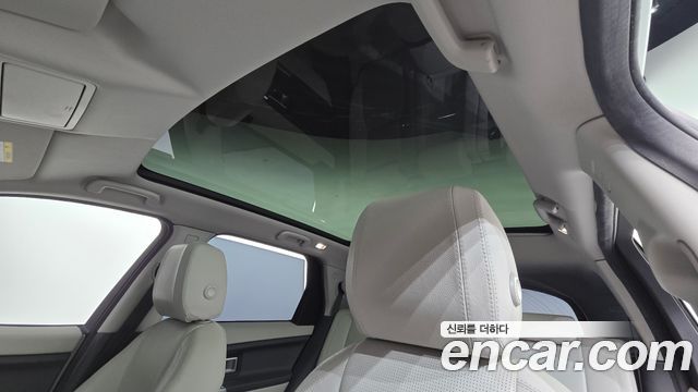 Land Rover Discovery Sport 2016 — photo 20