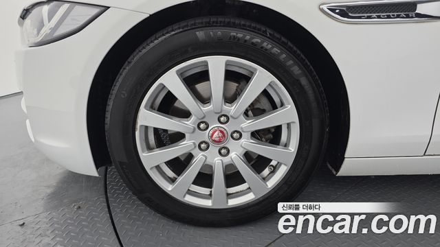 Jaguar XE 2016 — photo 5