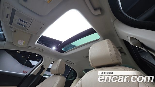 Jaguar XE 2016 — photo 11