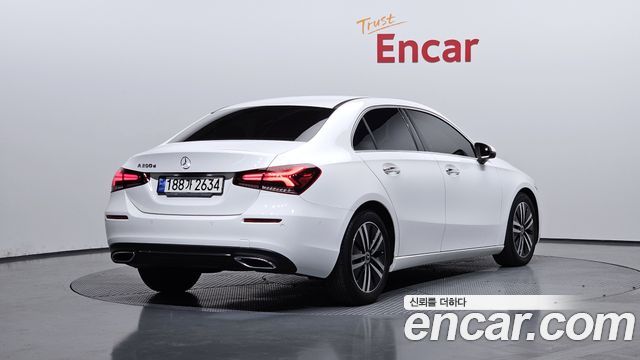 Mercedes-Benz A-Class 2021 — photo 2