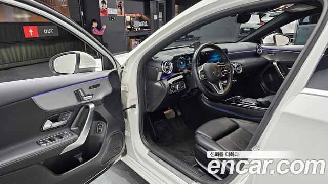 Mercedes-Benz A-Class 2021 — photo 11