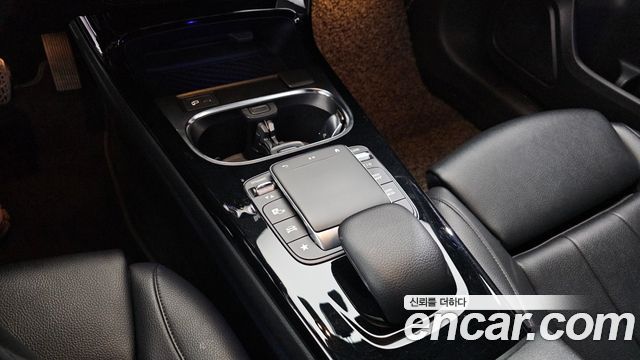 Mercedes-Benz A-Class 2021 — photo 19