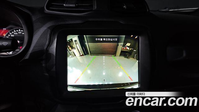 Jeep Renegade 2021 — photo 16