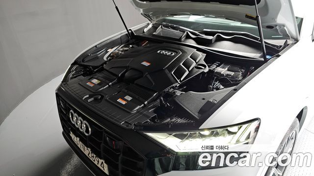 Audi Q8 2022 — photo 6