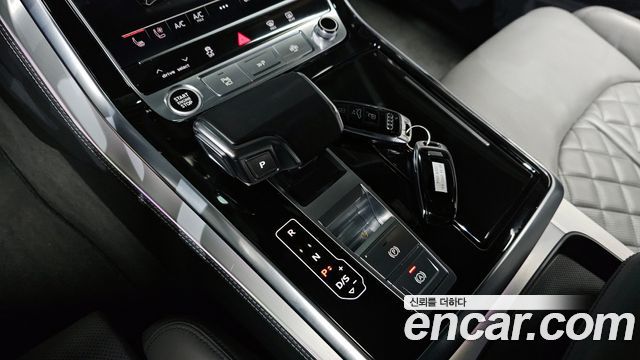 Audi Q8 2022 — photo 9