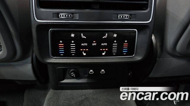 Audi Q8 2022 — photo 17