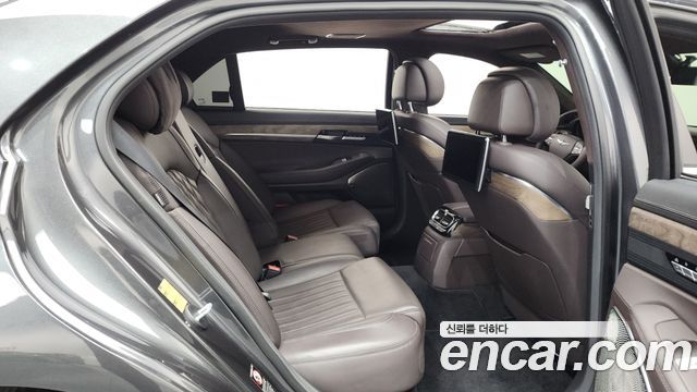 Genesis G90 2019 — photo 12