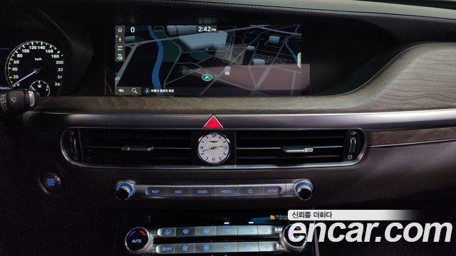 Genesis G90 2019 — photo 14