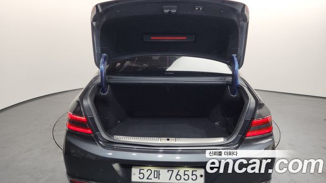 Genesis G90 2019 — photo 20