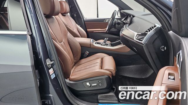 BMW X5 2022 — photo 11