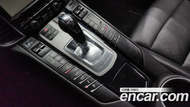 Porsche Panamera 2011 — photo 9