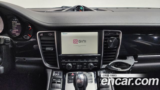 Porsche Panamera 2011 — photo 15
