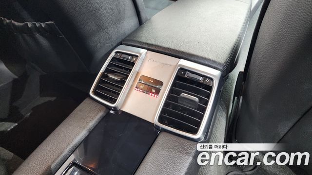 Porsche Panamera 2011 — photo 18