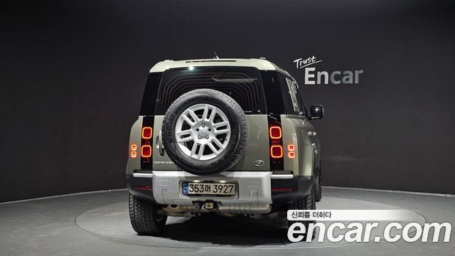 Land Rover Defender 2022 — photo 4