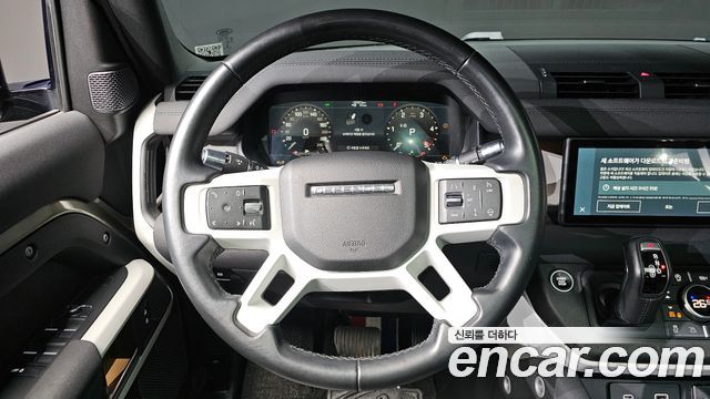 Land Rover Defender 2022 — photo 13