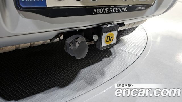 Land Rover Defender 2022 — photo 19