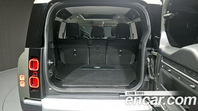 Land Rover Defender 2022 — photo 20