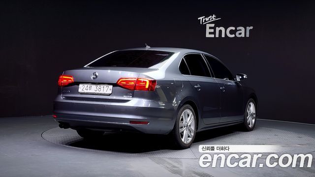 Volkswagen Jetta 2015 — photo 2
