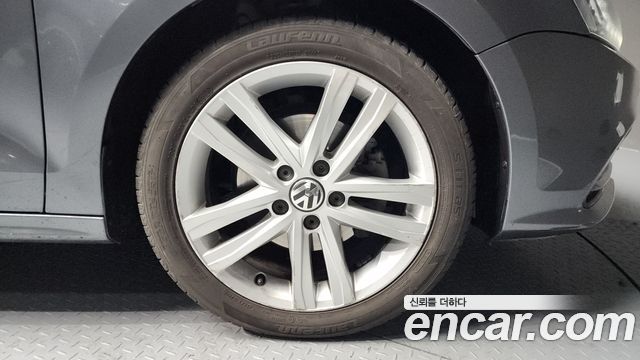 Volkswagen Jetta 2015 — photo 5