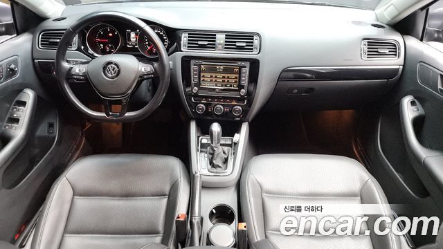 Volkswagen Jetta 2015 — photo 7