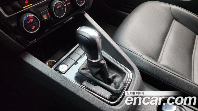 Volkswagen Jetta 2015 — photo 9