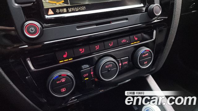 Volkswagen Jetta 2015 — photo 16