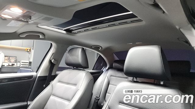 Volkswagen Jetta 2015 — photo 19