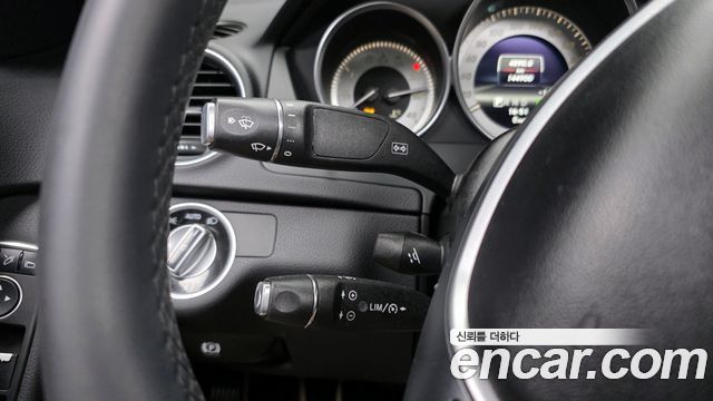 Mercedes-Benz C-Class 2013 — photo 17