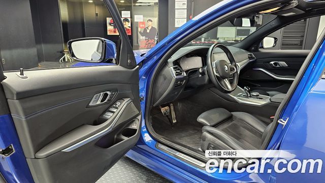 BMW 3-Series 2021 — photo 11