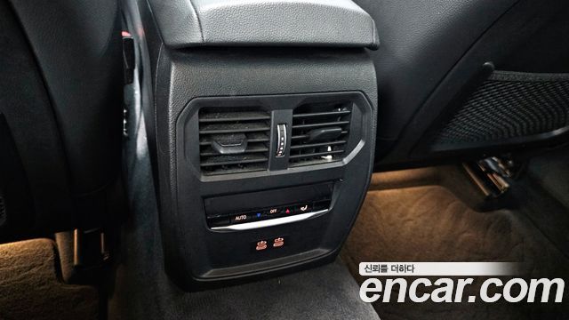 BMW 3-Series 2021 — photo 17