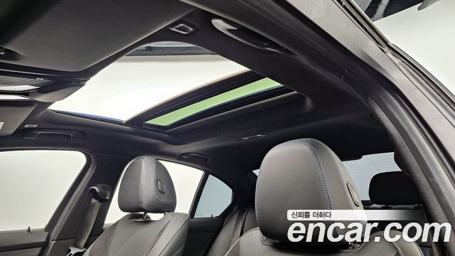 BMW 3-Series 2021 — photo 18