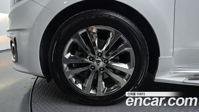 Kia Canival 2016 — photo 5