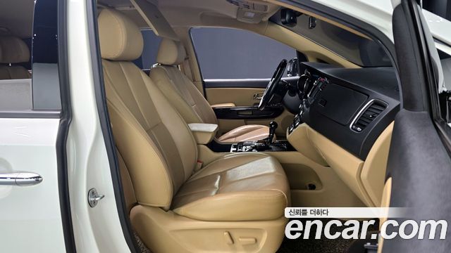 Kia Canival 2016 — photo 10