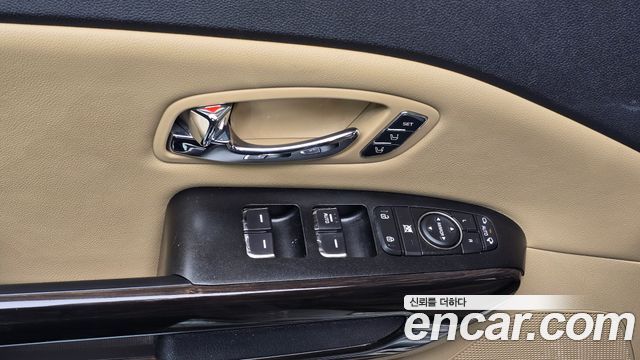Kia Canival 2016 — photo 17