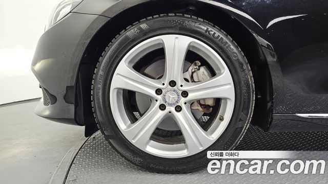 Mercedes-Benz E-Class 2017 — photo 5