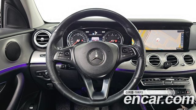 Mercedes-Benz E-Class 2017 — photo 15