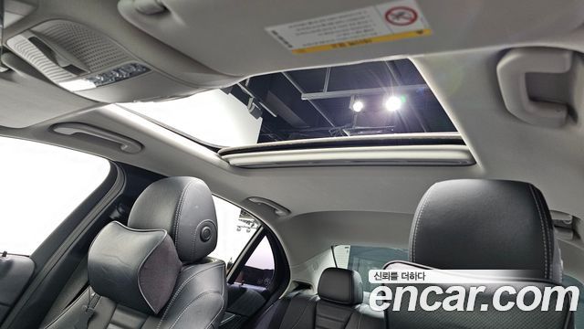 Mercedes-Benz E-Class 2017 — photo 18