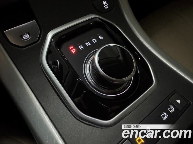 Land Rover Range Rover Evoque 2018 — photo 9