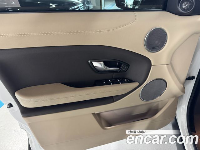 Land Rover Range Rover Evoque 2018 — photo 13