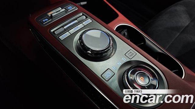Genesis GV70 2021 — photo 9