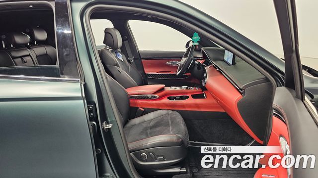 Genesis GV70 2021 — photo 10