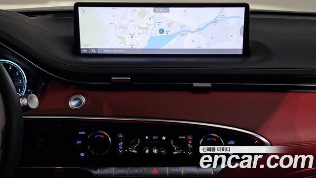 Genesis GV70 2021 — photo 14