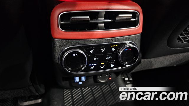 Genesis GV70 2021 — photo 17