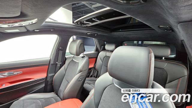 Genesis GV70 2021 — photo 18