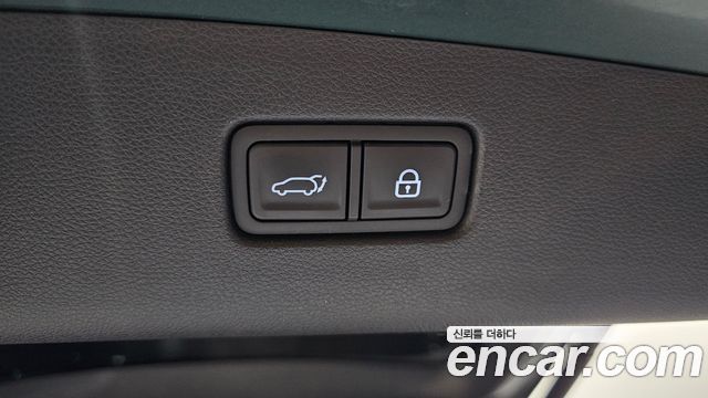 Genesis GV70 2021 — photo 20