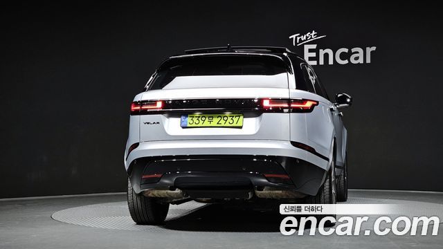 Land Rover Range Rover Velar 2024 — photo 4