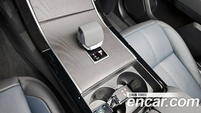 Land Rover Range Rover Velar 2024 — photo 9